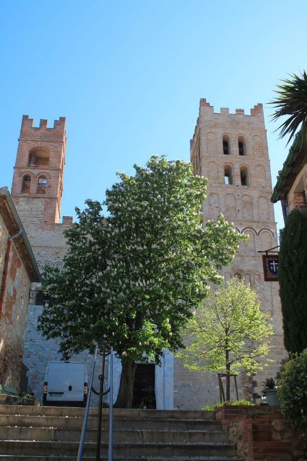 Maison Au Pied De La Cathedrale Elne Exterior foto